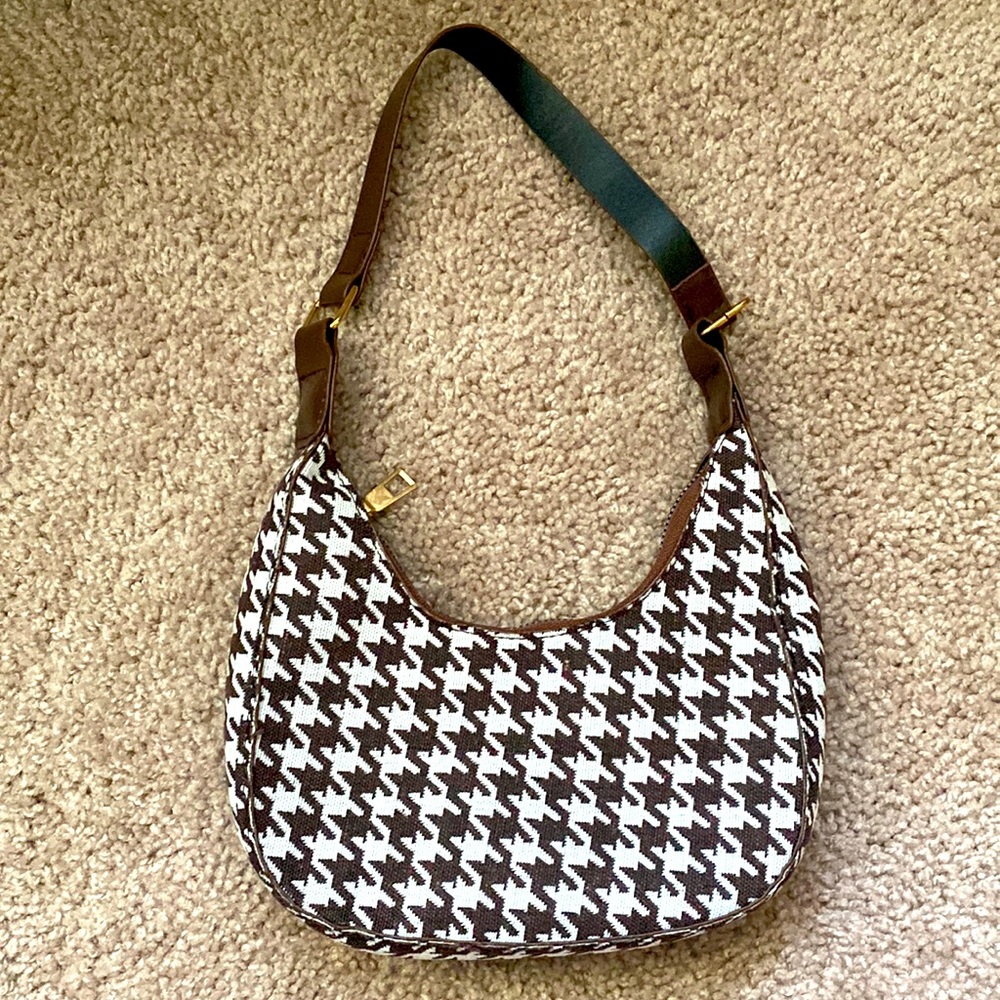 Crescent houndstooth zipper purse